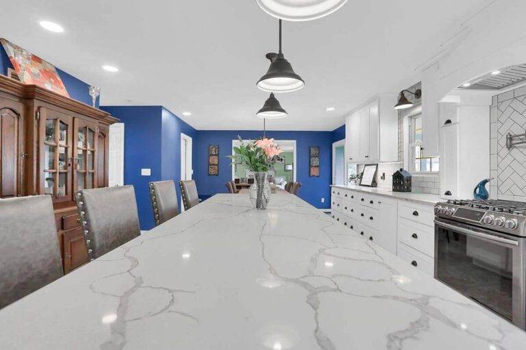 Classique Quartz Island countertop