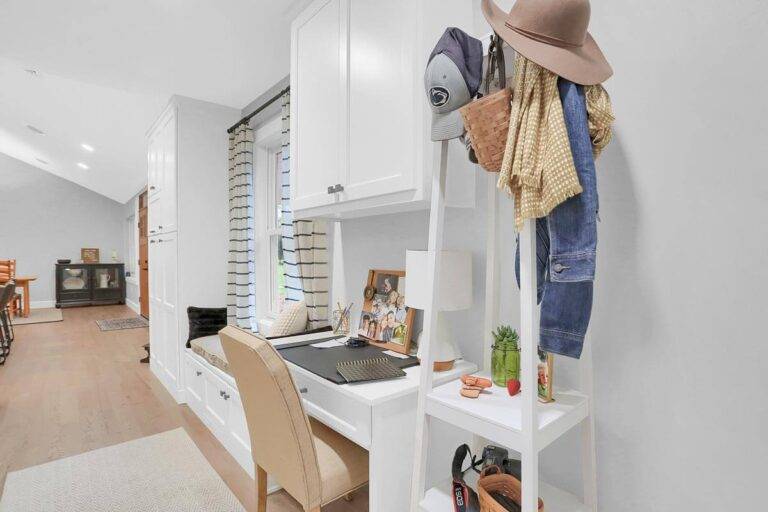 White Entryway Storage Desk Cabinetry