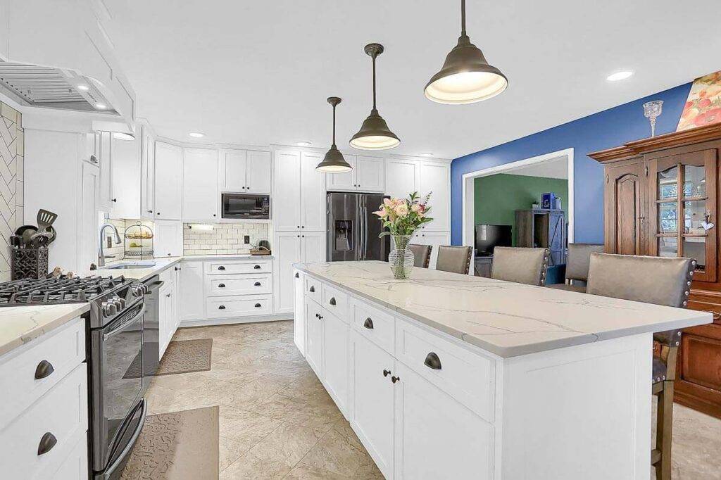 White Island with Quartz countertop